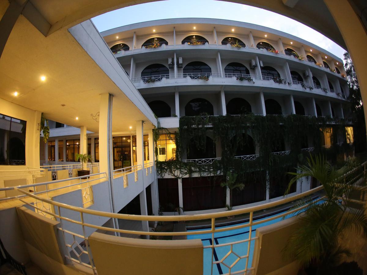 Kandyan Reach Hotel Kurunegala Eksteriør bilde